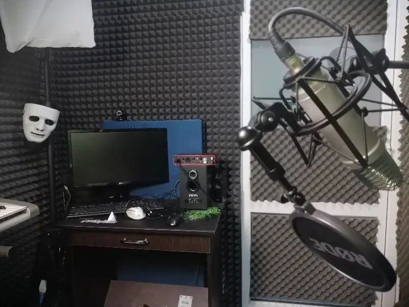 استودیو ضبط صدا حرفه ای و میتینگ روم در شهر قدس|اجارهٔ کوتاهمدت دفتر کار و فضای آموزشی|قدس, شهرقدس|دیوار