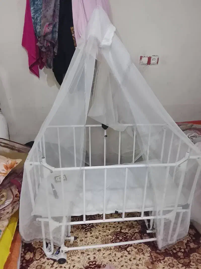 گهواره|تخت و صندلی بچه|زاهدان, |دیوار