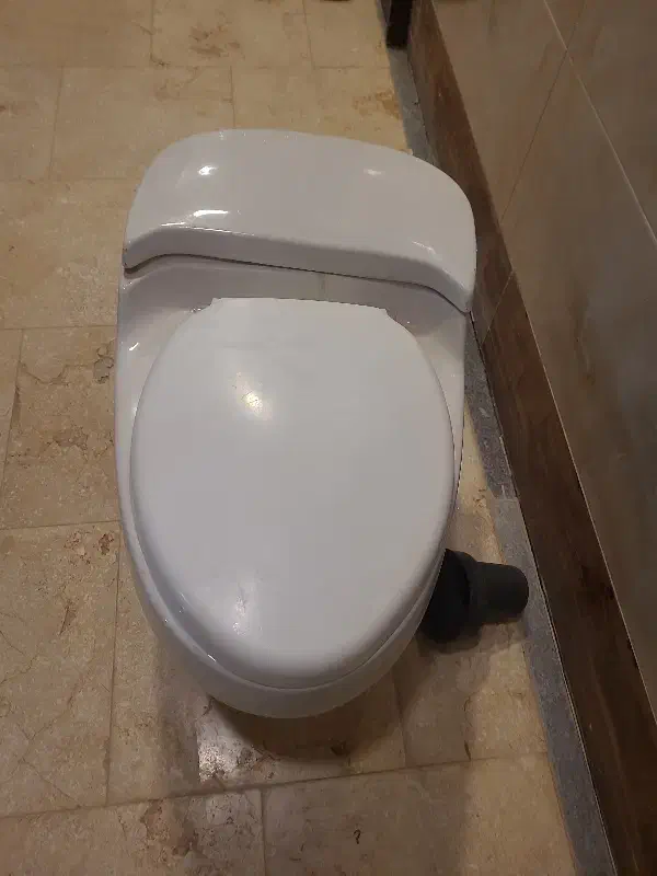 توالت فرنگی بزرگ|لوازم سرویس بهداشتی|شاهرود, |دیوار