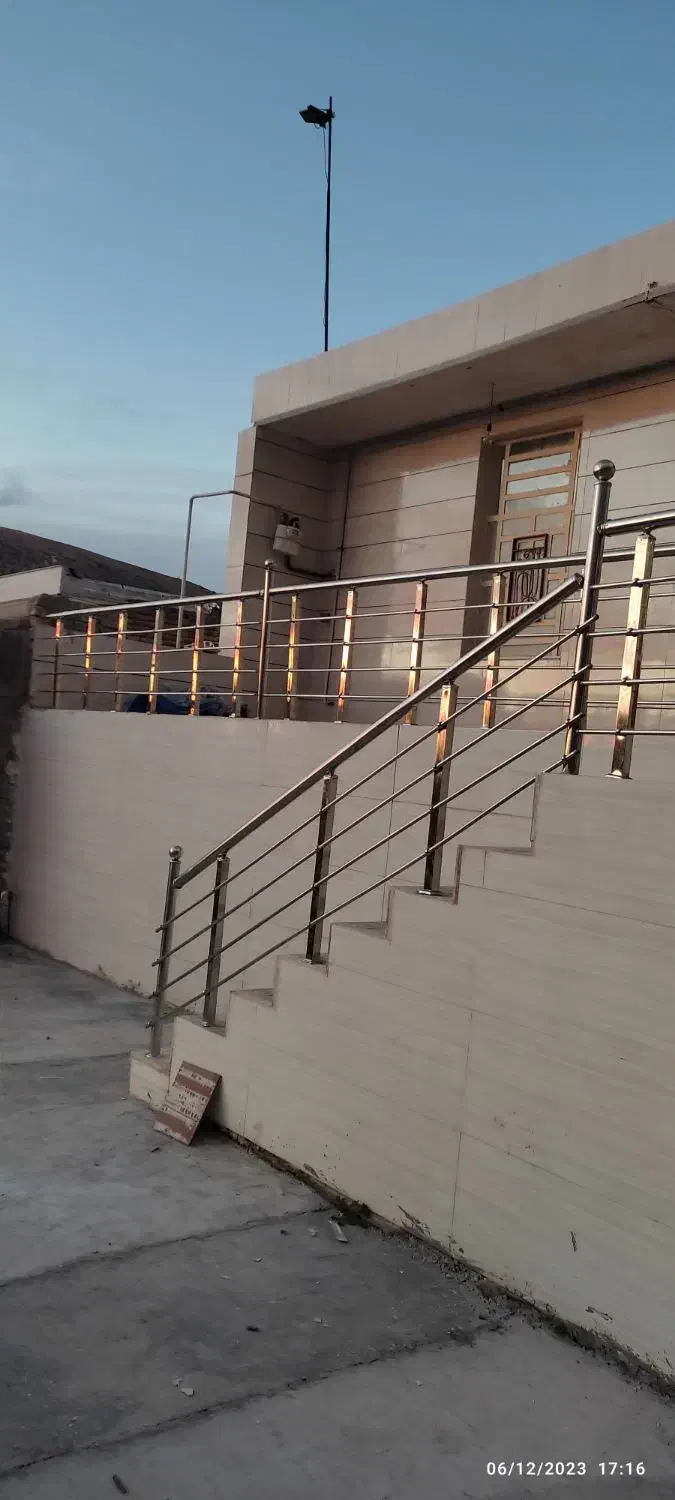 نرده استیل و نرده چوبی|خدمات پیشه و مهارت|خرم‌آباد, |دیوار