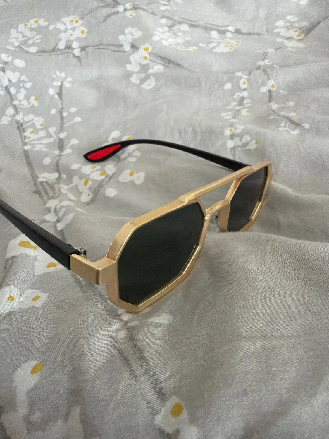 عینک آفتابی دیزاینه ایتالیا مردانه و زنانه شیک|زیورآلات و اکسسوری|اصفهان, فیض|دیوار