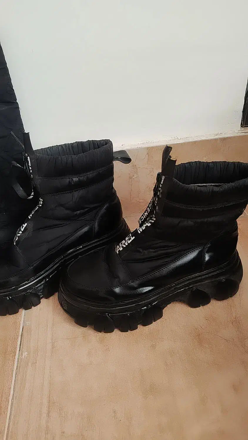 بوت خارجی کاپشن با کیف ست|کیف، کفش، کمربند|سبزوار, توحیدشهر|دیوار