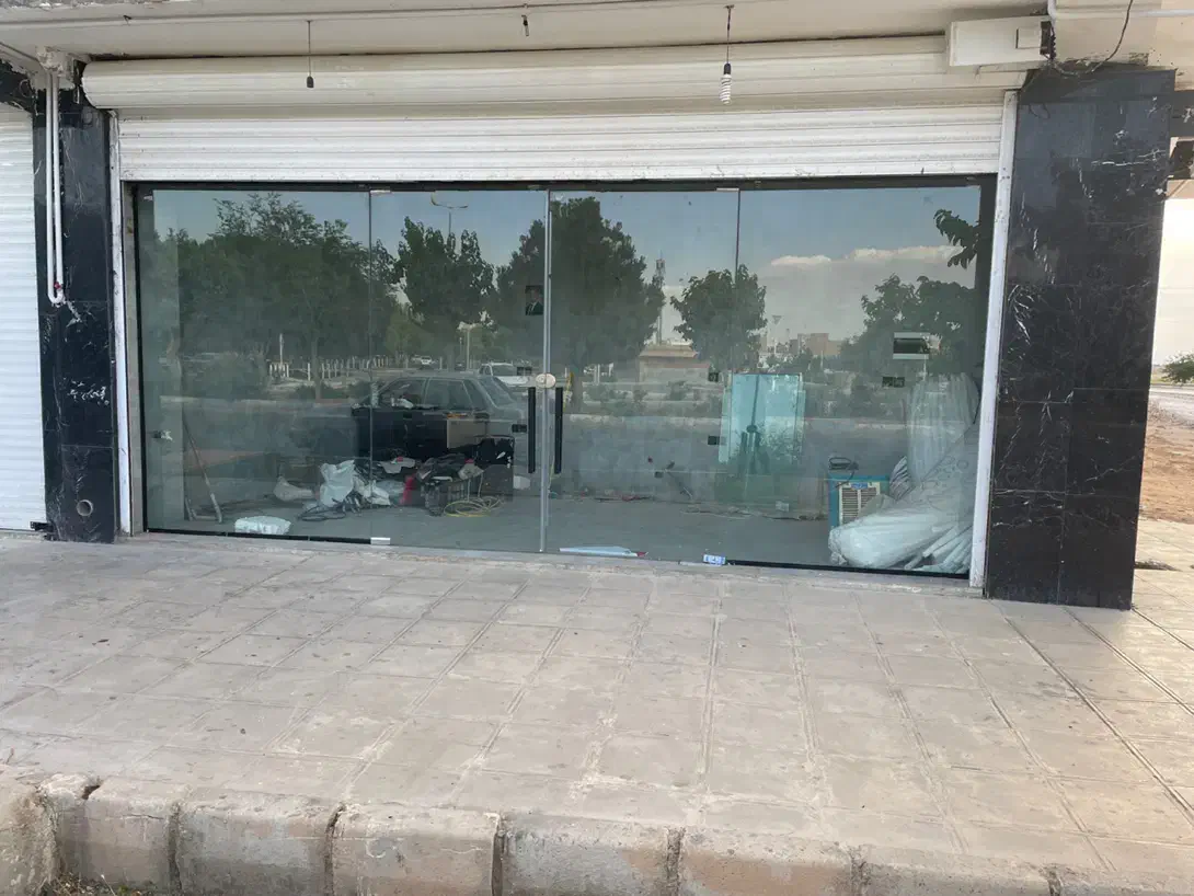 مغازه دو دهنه روبروی پارک|اجارهٔ مغازه و غرفه|شاهینشهر, بوستان حافظ|دیوار