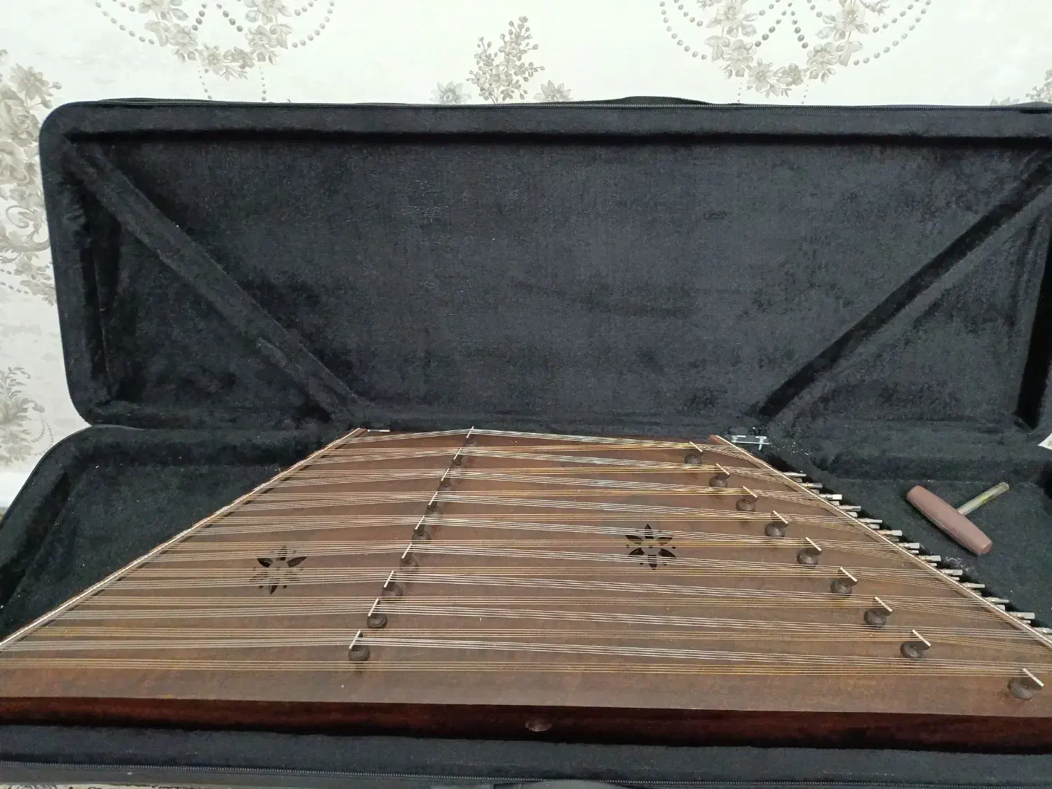 سنتور ،چوب گردو،با صدا دهی مطلوب|سازهای سنتی|رودهن, |دیوار