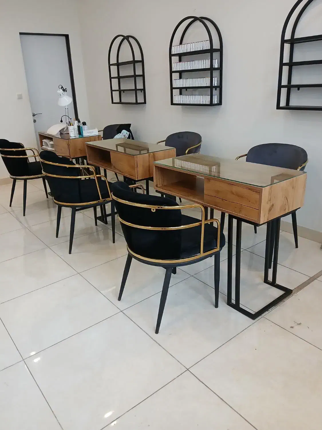 اجاره صندلی همکاران با سابقه کاری|خدمات آرایشگری و زیبایی|رشت, گلسار|دیوار