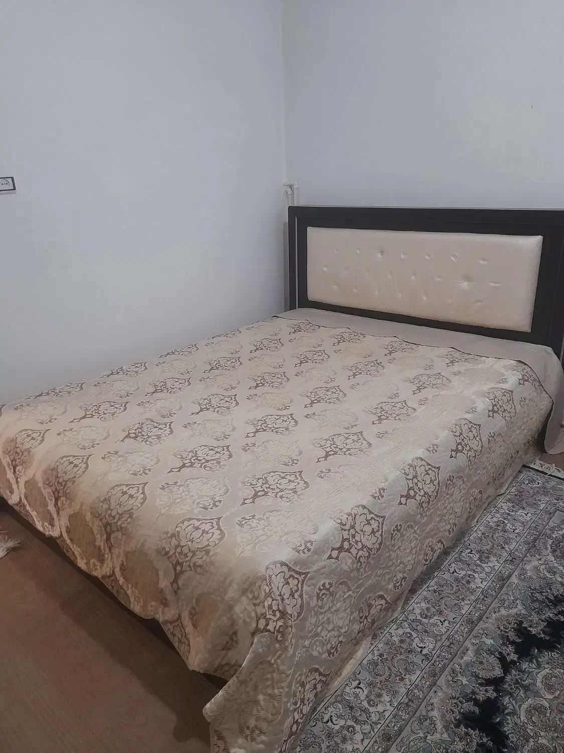 تخت خواب دونفره|تخت و سرویس خواب|پلدشت, |دیوار