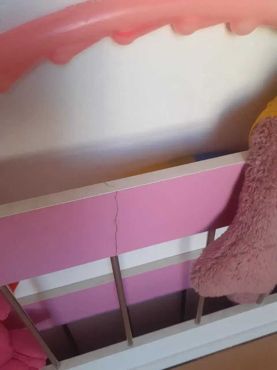 تخت کودک صورتی|تخت و سرویس خواب|قم, پردیسان|دیوار