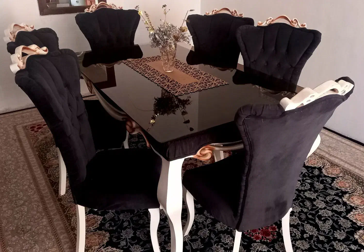 میز و صندلی ناهار خوری ۶ نفره.|میز و صندلی غذاخوری|صحنه, |دیوار