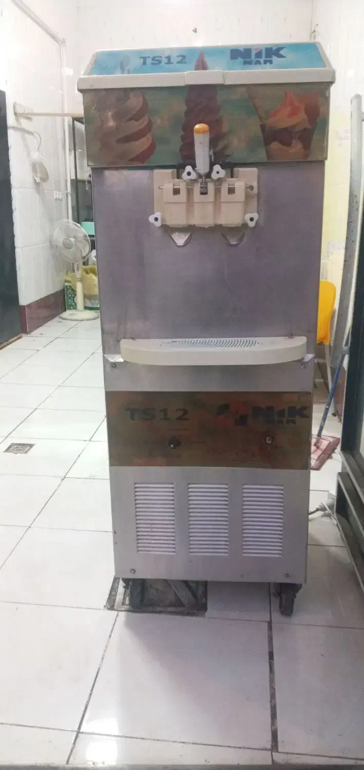 دستگاه بستنی قیفی و شربت سرد کن نیکنام تک فاز|فروشگاه و مغازه|خوی, |دیوار