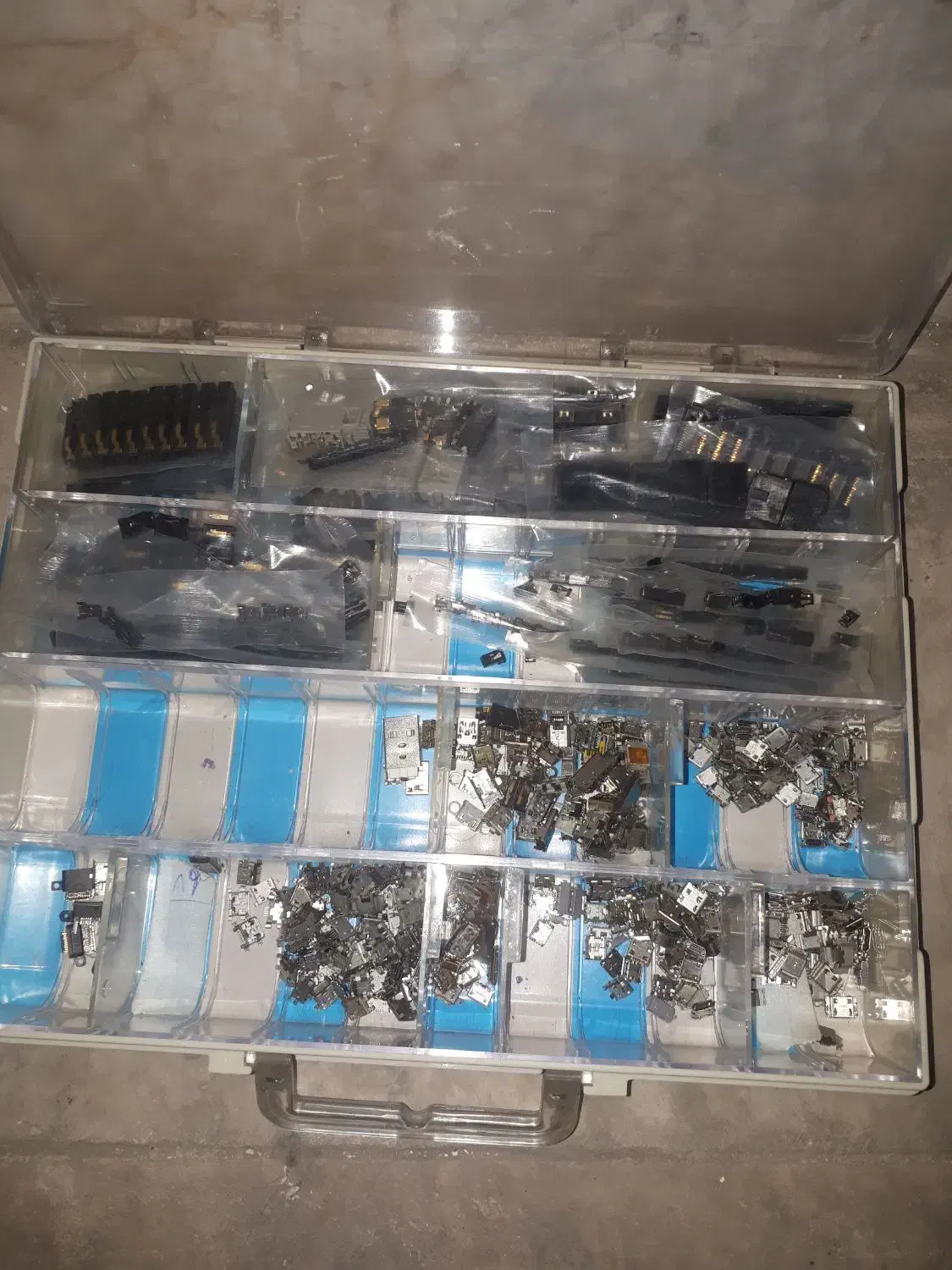 تلفن بیسیم و قطعات تعمیر برای تعمیر کار|تلفن رومیزی|شهریار, شهریار|دیوار