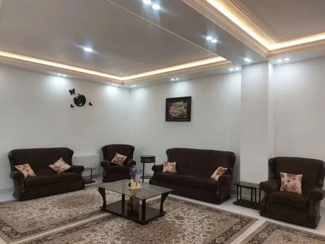 مبل راحتی ۷ نفره در حد نو|مبلمان خانگی و میز عسلی|ایلام, |دیوار