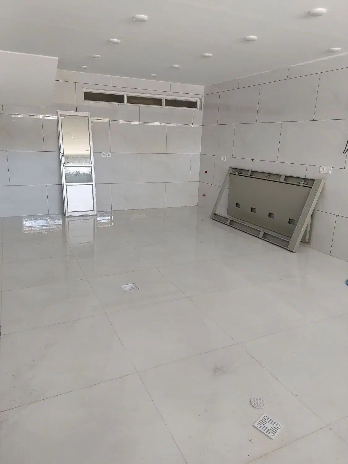 اجاره زیرزمین ۶۰متر لب بلوارچمران روبروی پیست|اجارهٔ دفتر کار، اتاق اداری، مطب|سیرجان, |دیوار