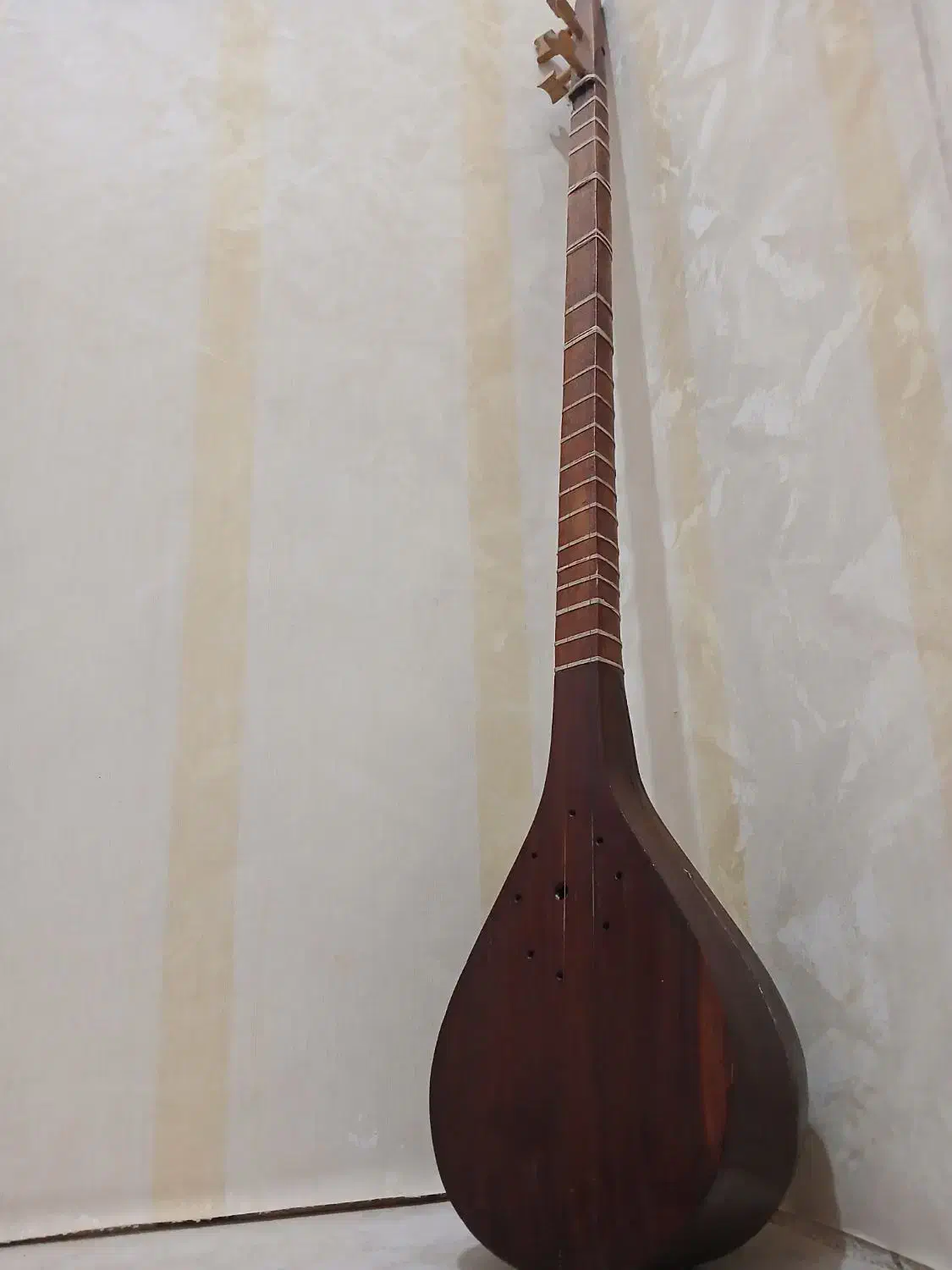 3 تار نو نو|سازهای سنتی|پاکدشت, پاکدشت (مامازند)|دیوار