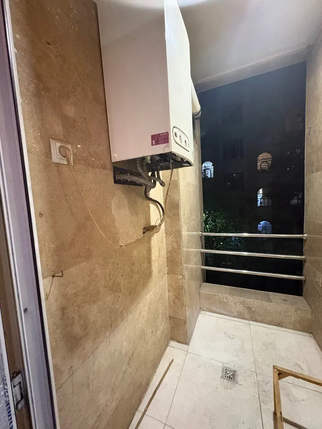 گلبرگ مسیل باختر کرمان ۸۰متر ط۲تکواحدی دوخواب