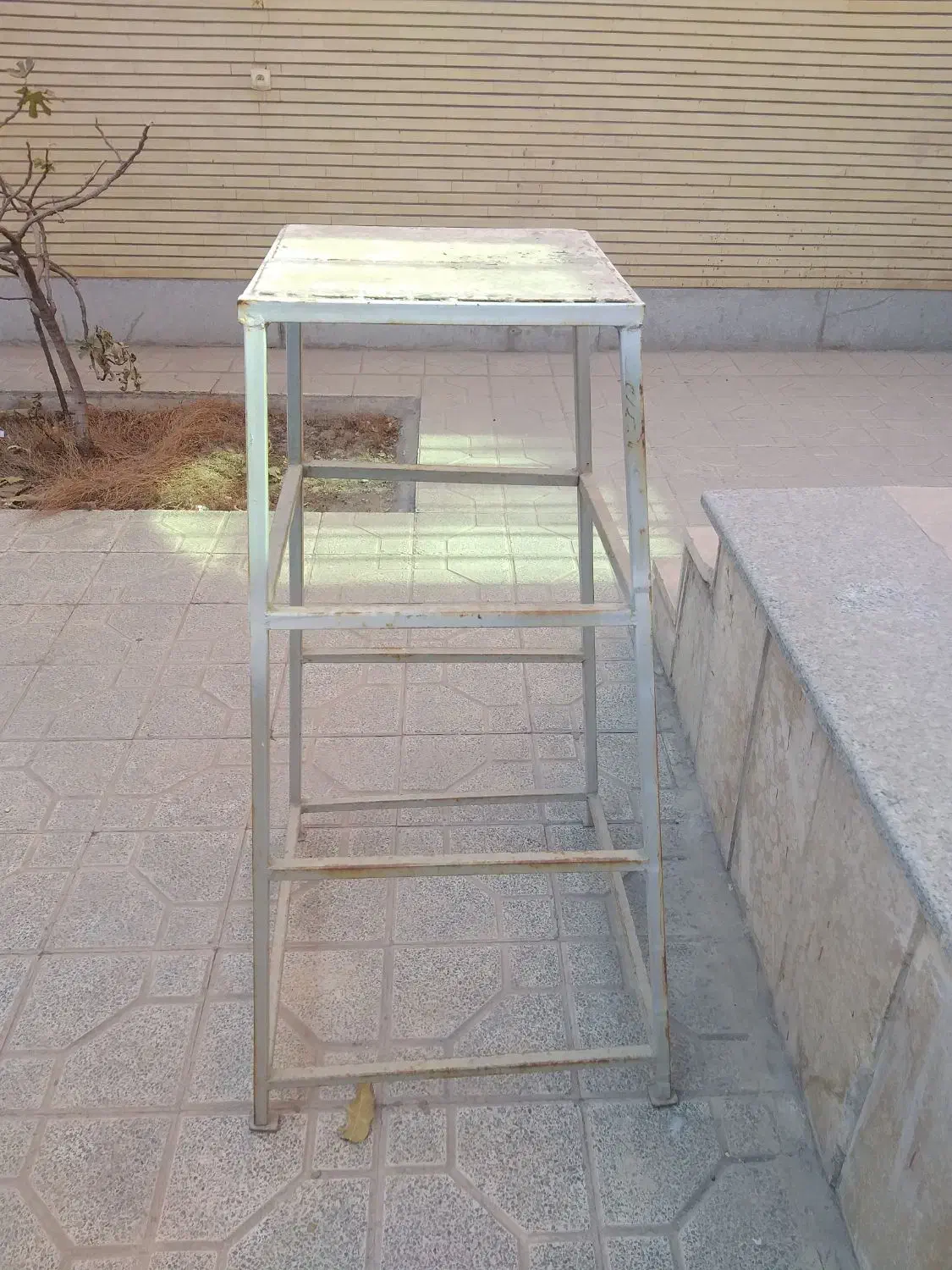 چهارپایه فلزی|صندلی و نیمکت|فولادشهر, B2|دیوار