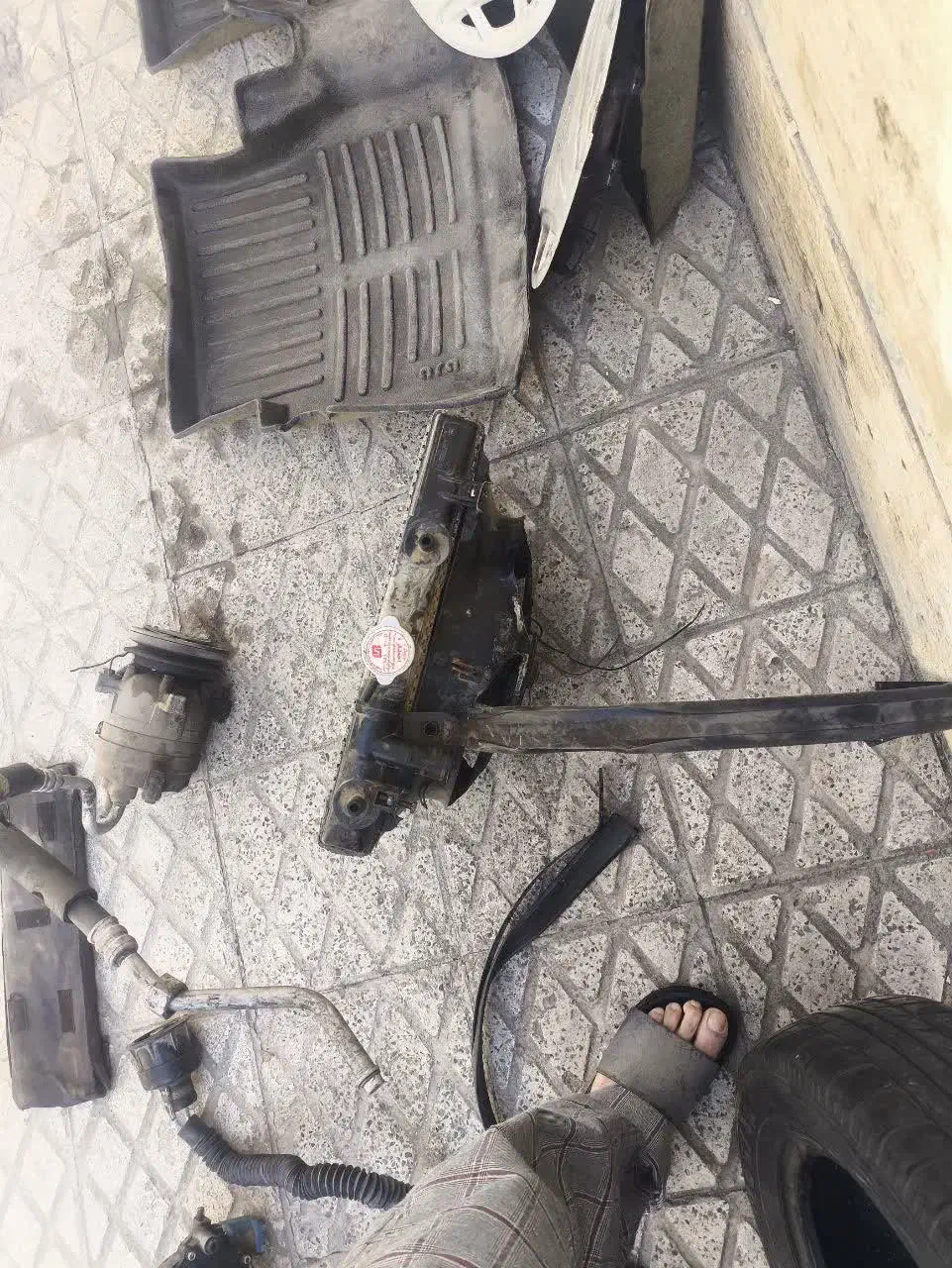 رادیاتور وفن رادیاتور پراید و کمپرسور کولرپراید|قطعات یدکی و لوازم جانبی|کرج, کوی کارمندان جنوبی|دیوار