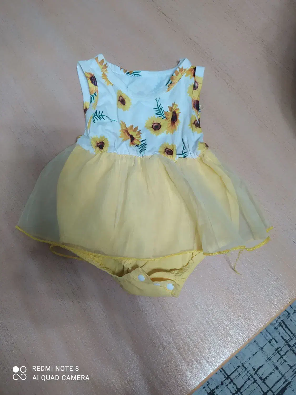 لباس نوزادی تا ۹ ماهگی|کفش و لباس بچه|اقبالیه, |دیوار