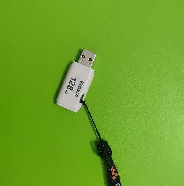 فلش 128GB ژاپنی|قطعات و لوازم جانبی رایانه|گلبهار, شهر جدید گلبهار|دیوار