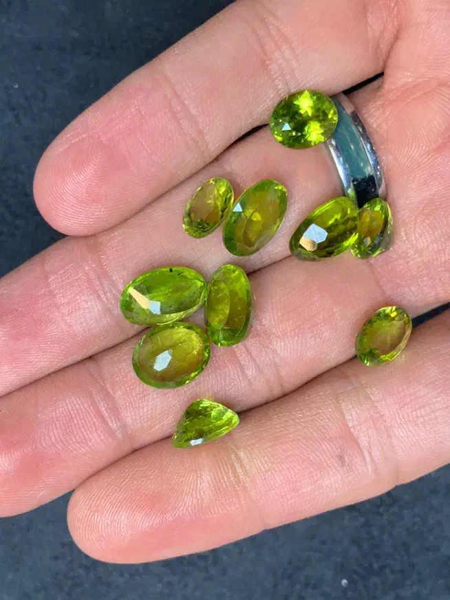 زبرجد افغانستان|جواهرات|قدس, شهرقدس|دیوار