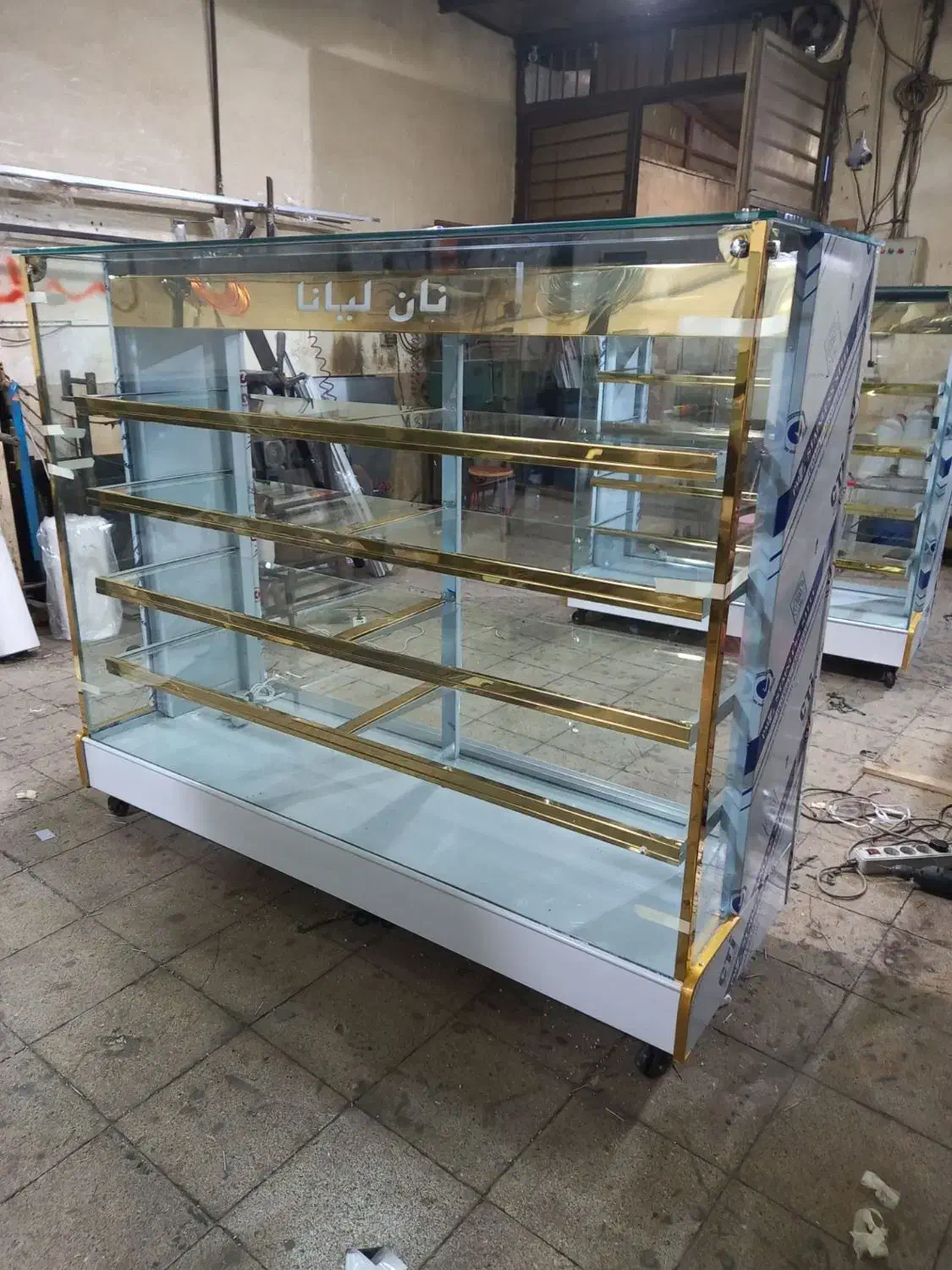 ویترین خشک(قنادی و نان فانتزی)نو|فروشگاه و مغازه|رشت, لاکان|دیوار