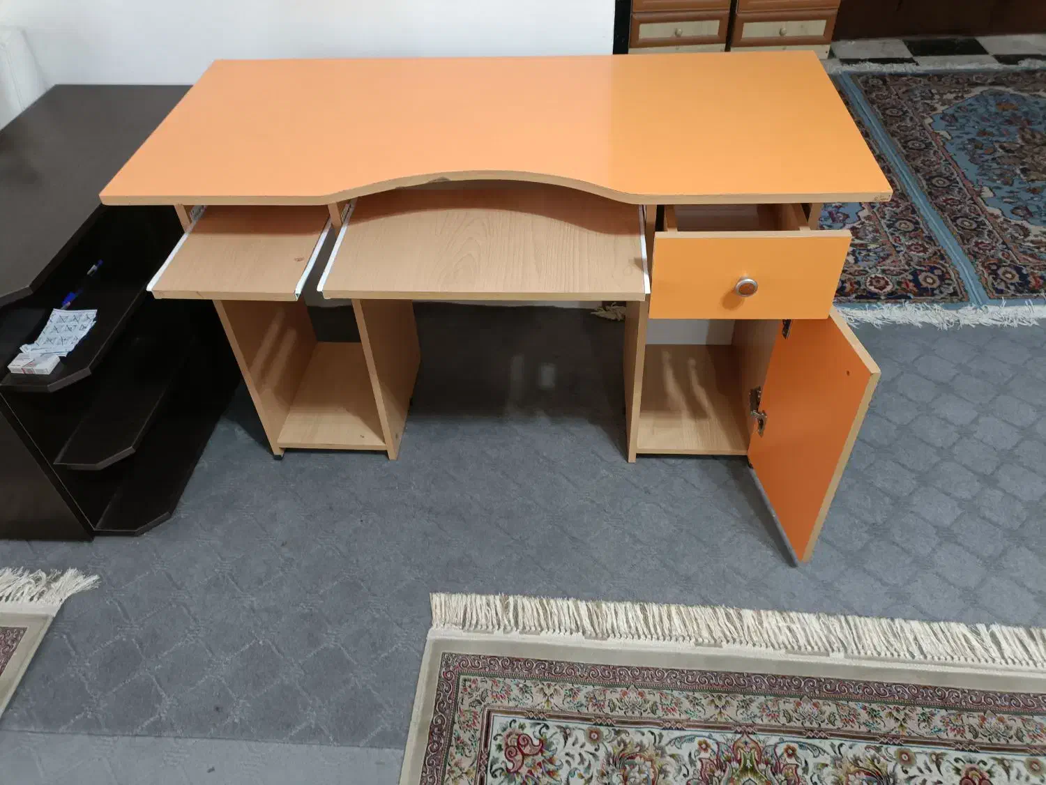 میز تحریر درحدنوع قیمت۳تومان به فروش میرسد|میز تحریر و کامپیوتر|آستانه اشرفیه, |دیوار