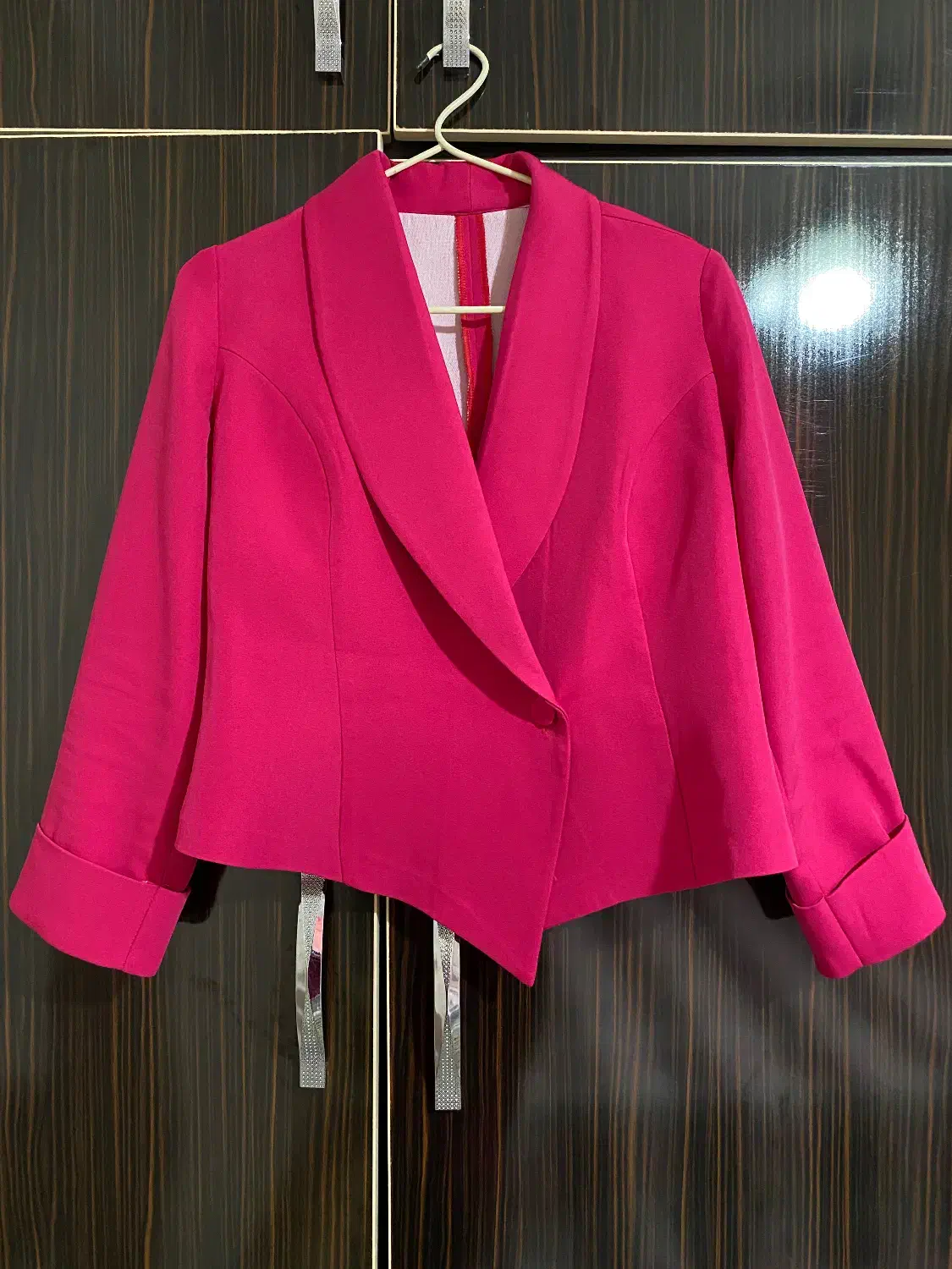 کت و شلوار|لباس|رشت, کوی فکوری|دیوار