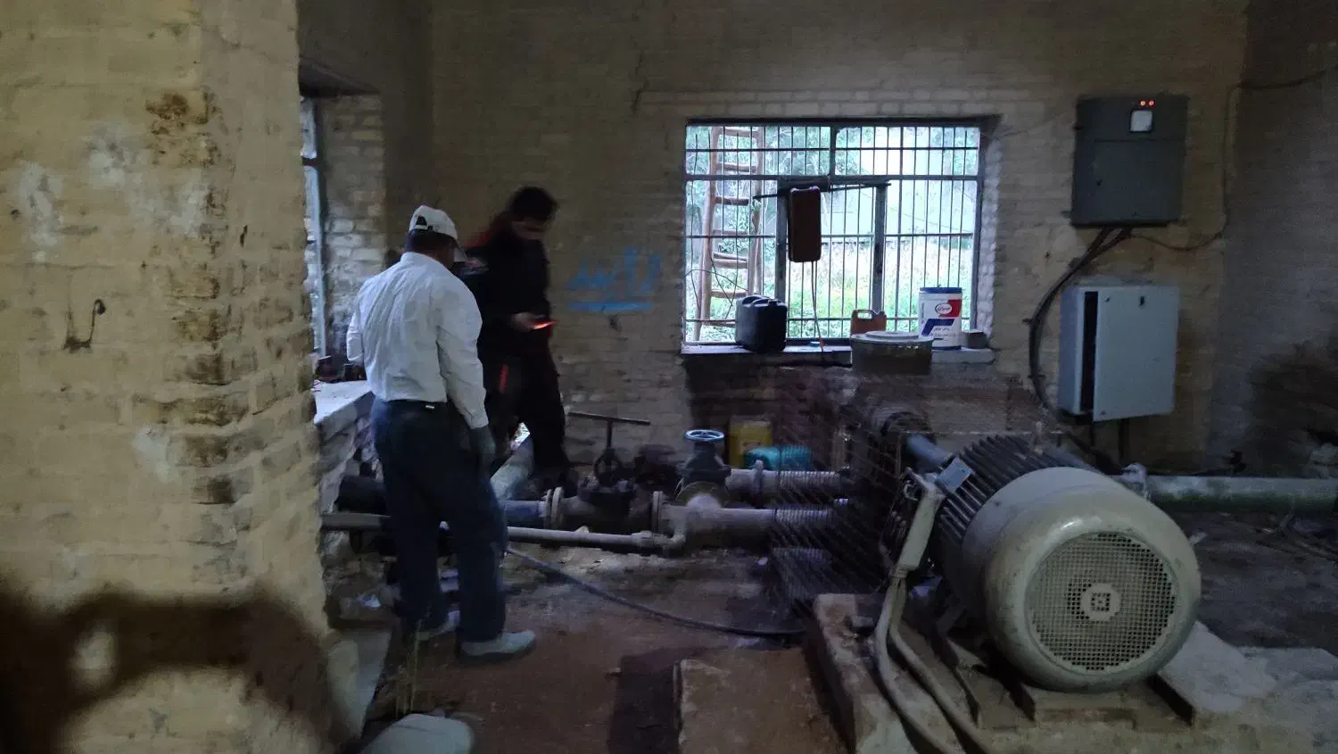 برقکار برق کار ماهر رفع اتصالی شبانه روزی|خدمات پیشه و مهارت|مشهد, کوه سنگی|دیوار