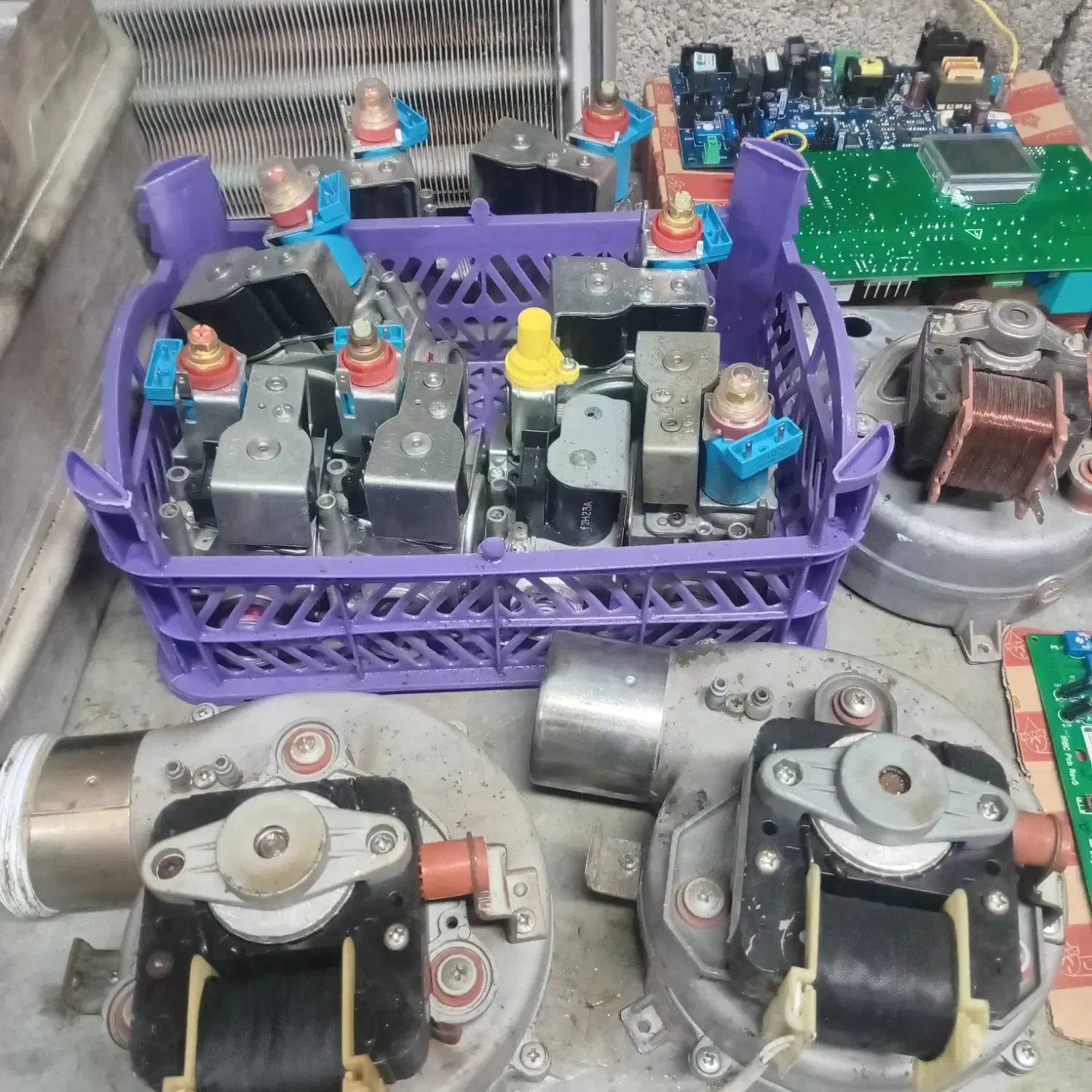 بخاری و رادیاتور آبگرمکن...|آبگرمکن، پکیج، شوفاژ|بندر انزلی, مسکن مهر|دیوار