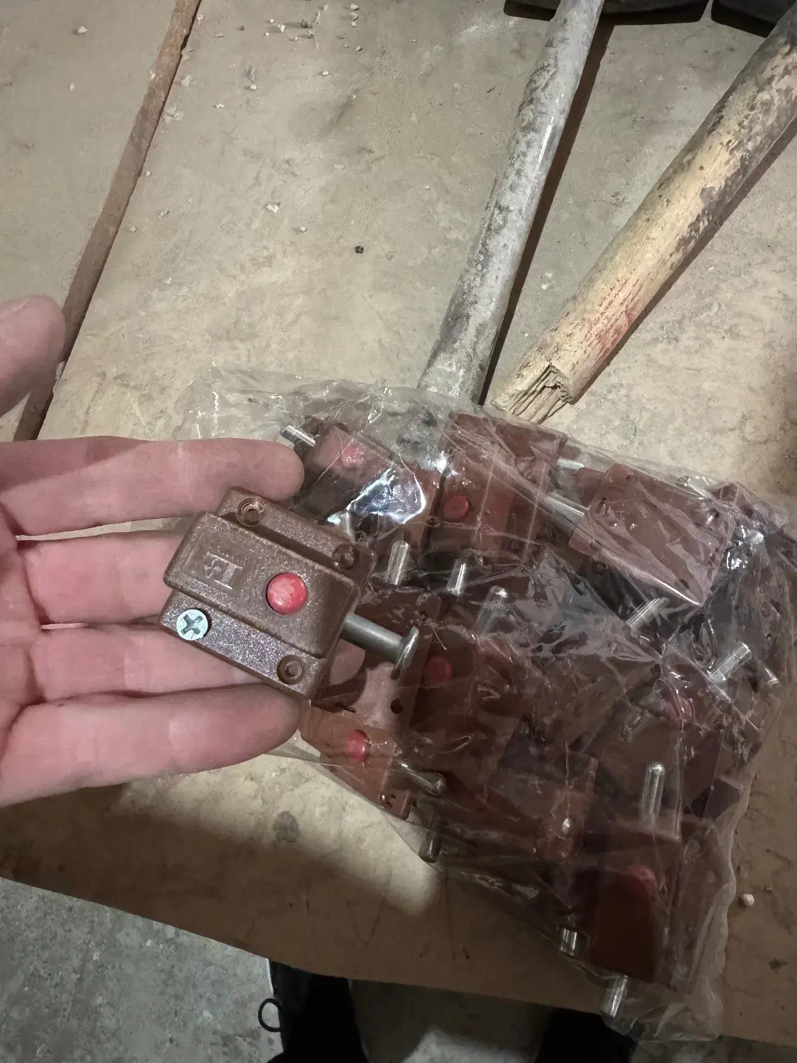 فروش یرقالات ام دی اف وچوب به صورت درهم و عمده|عمدهفروشی|چهارباغ, |دیوار