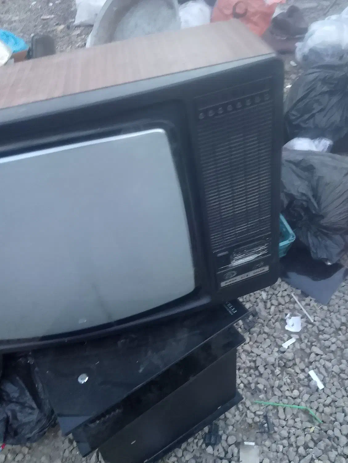 تلویزیون چوبی رنگی|تلویزیون و پروژکتور|اردبیل, |دیوار