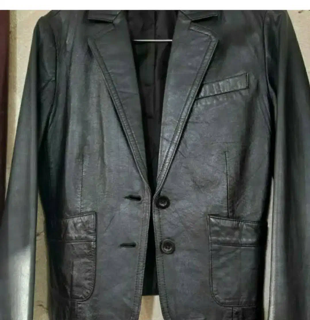 تعدادی لباس زنانه کت چرم ،شلوار ،و بلوز|لباس|تهران, شهرک کوهسار|دیوار