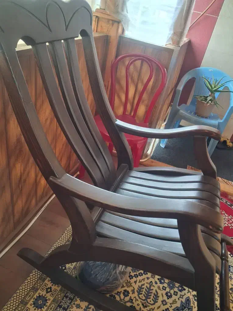 صندلی|صندلی و نیمکت|بندر انزلی, متروپل|دیوار