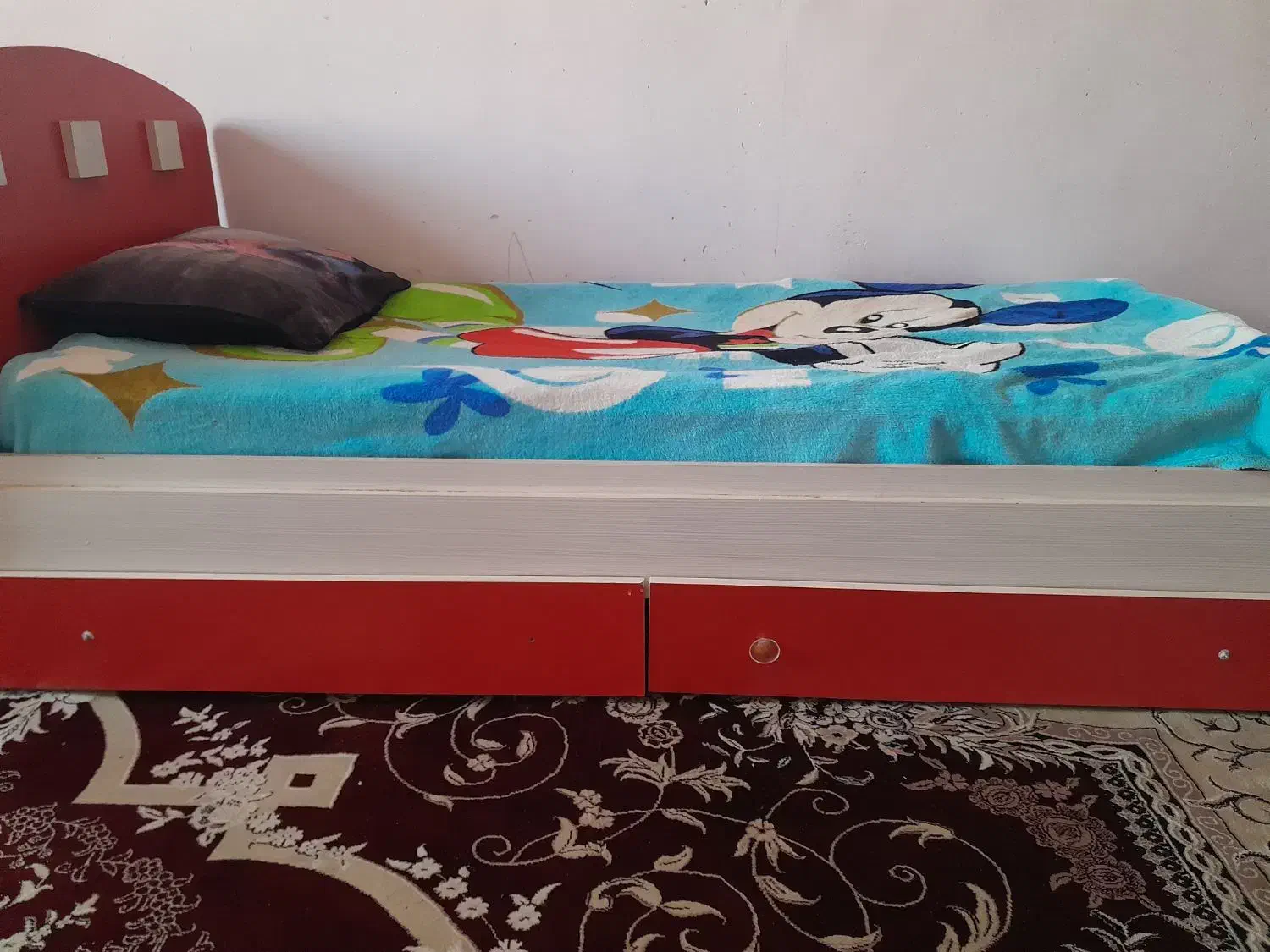 تخت خواب یک نفره|تخت و سرویس خواب|بن, |دیوار