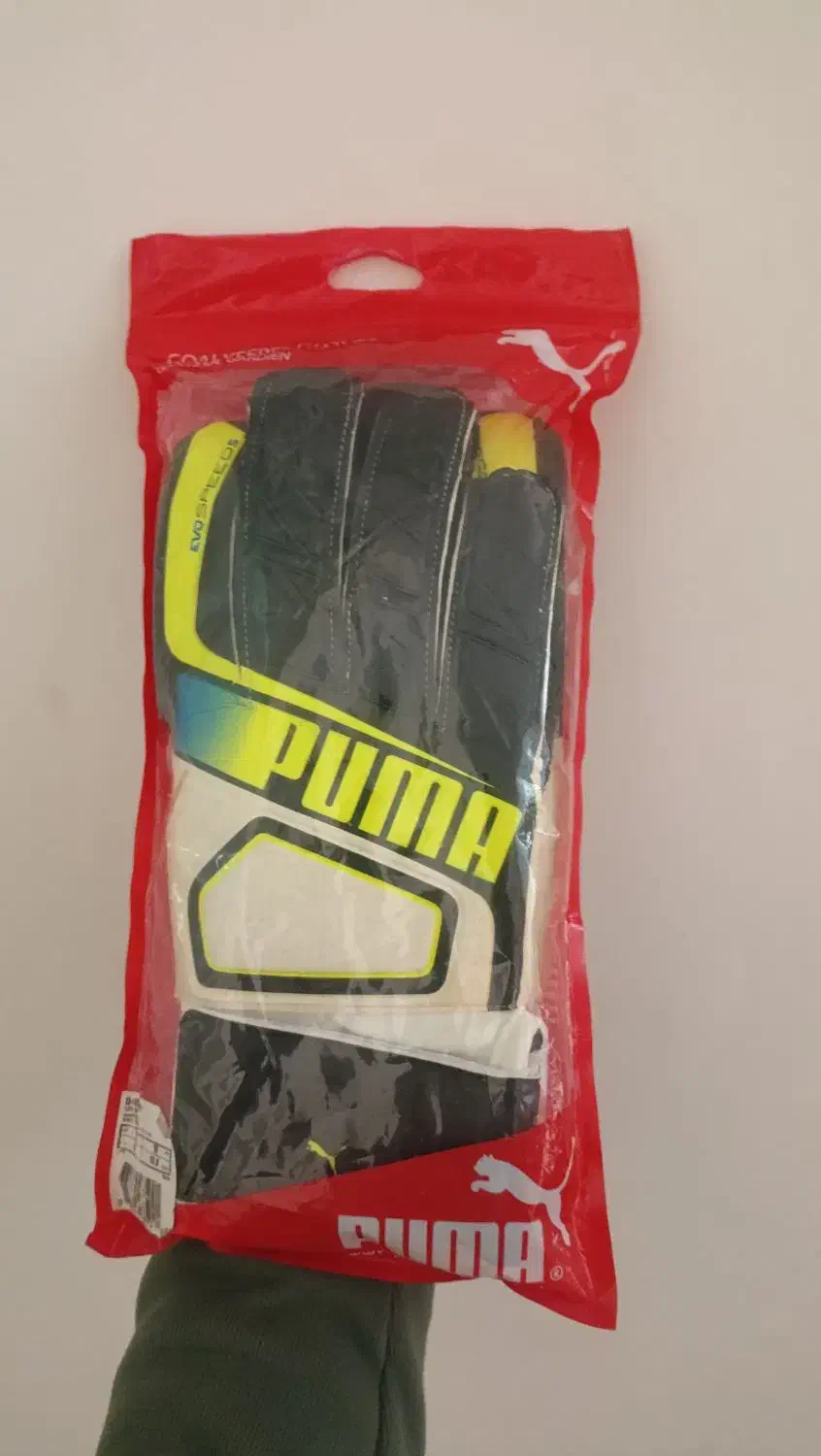 دستکش دروازه بانی فوتبال برند پوما|تجهیزات ورزشی|سبزوار, کاشفی شمالی (دادگستری)|دیوار