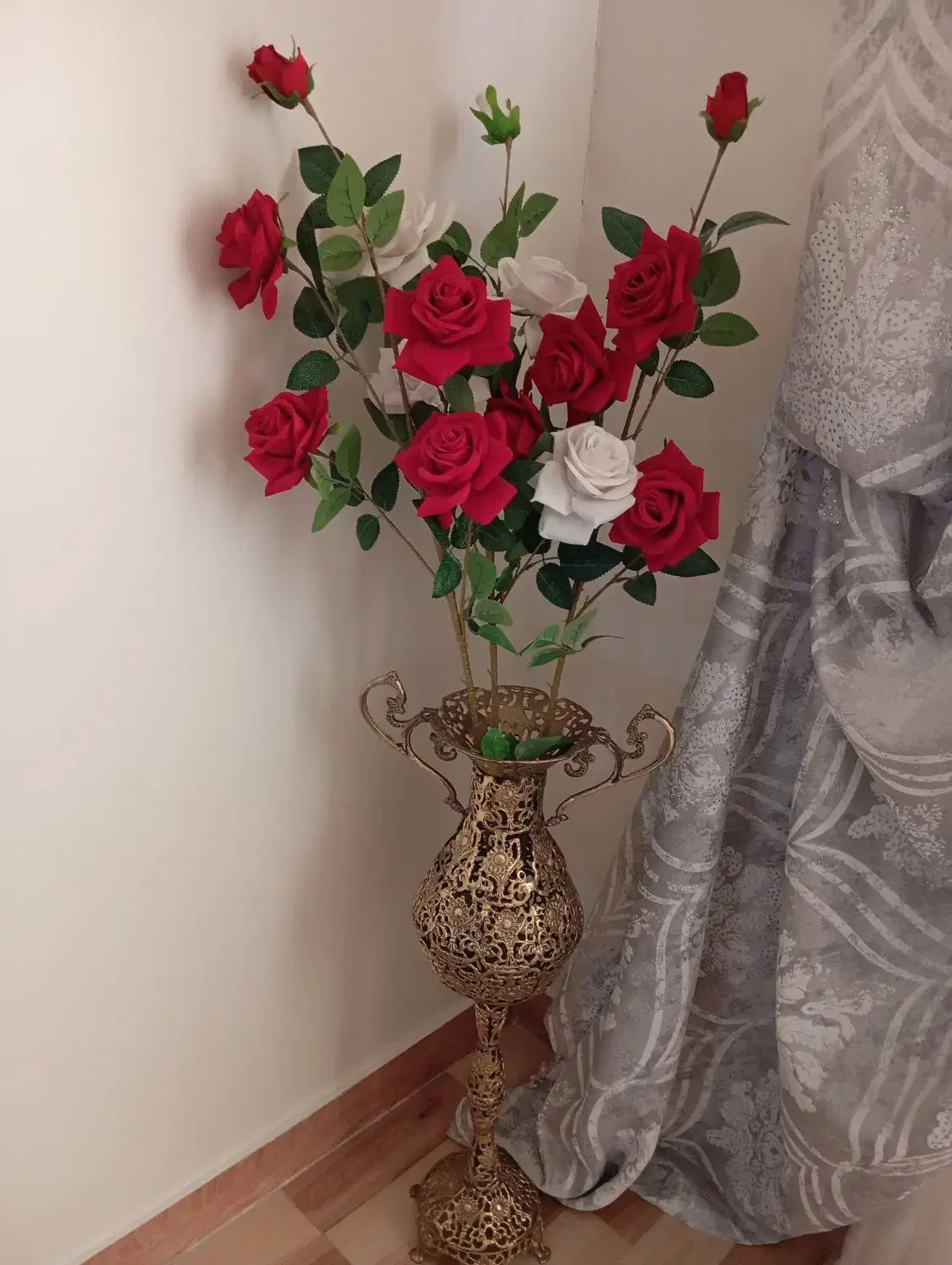 گلدان برنجی درحد نو|گل مصنوعی|تهران, کیانشهر|دیوار