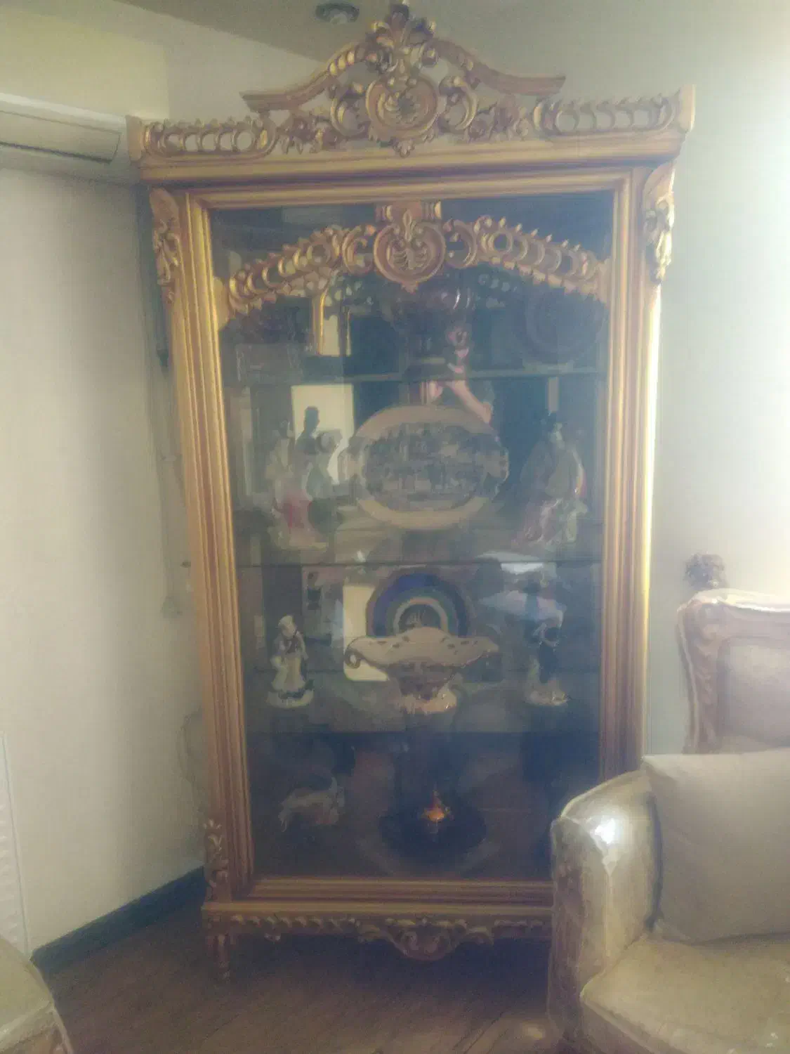 ویترین ۴ طبقه اینه دار جنس چوب راش اصل|بوفه، ویترین، کنسول|شاهینشهر, حافظ جنوبی|دیوار