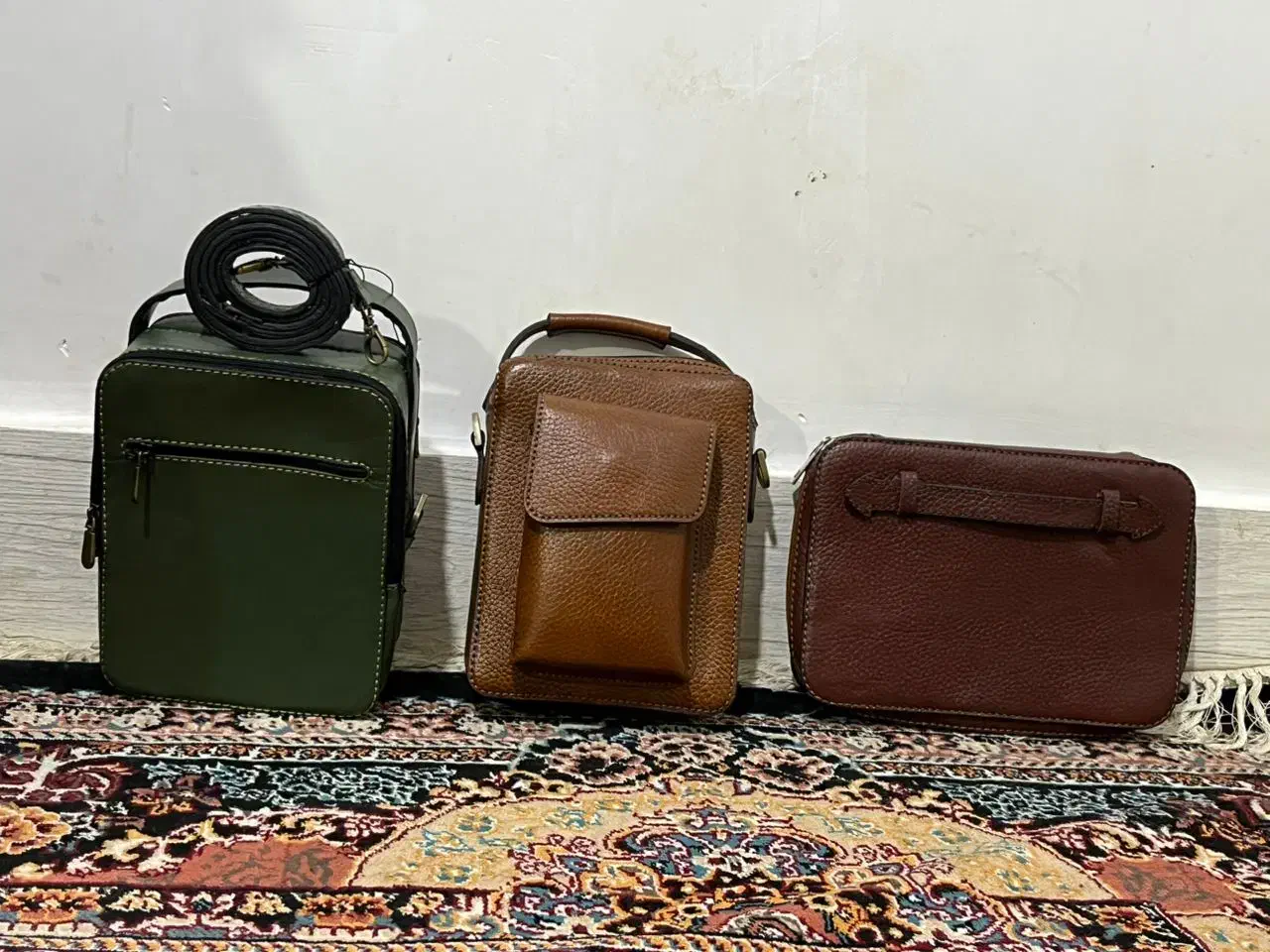 سه کیف تمیز نو وچرم اصل|کیف، کفش، کمربند|بندر ماهشهر, |دیوار