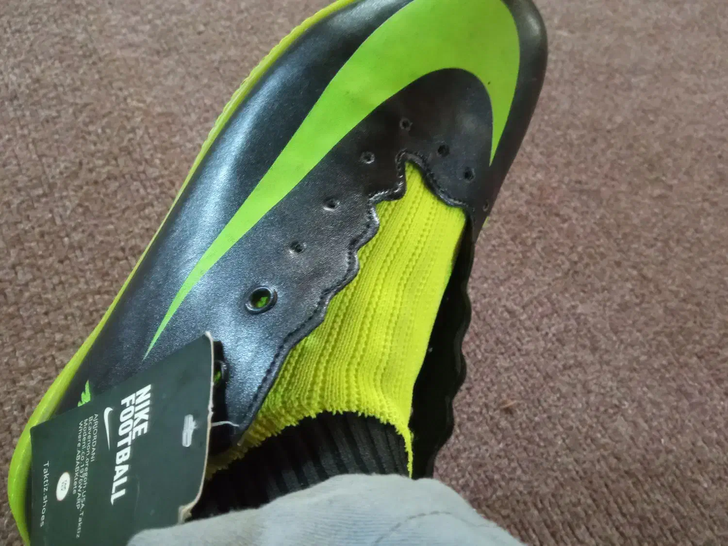 نایک جورایی سالنی وچمن نو|کیف، کفش، کمربند|ساری, |دیوار