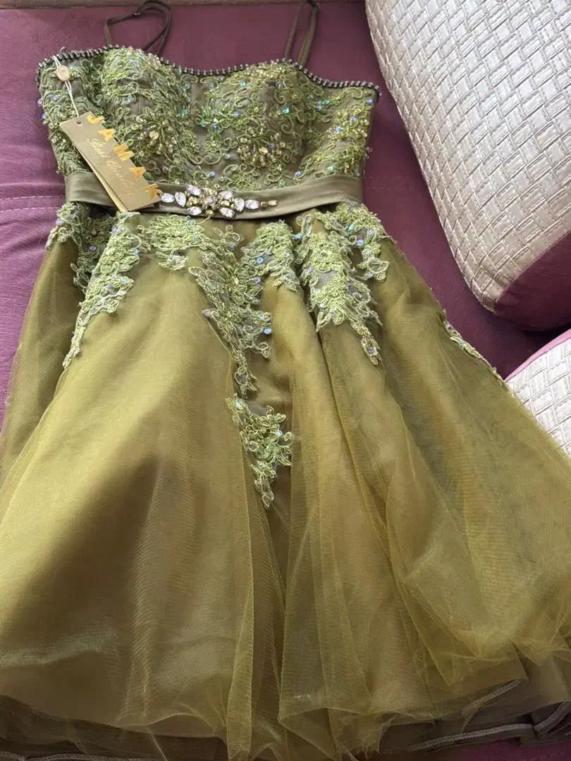 لباس مجلسی|لباس|اصفهان, هزارجریب|دیوار