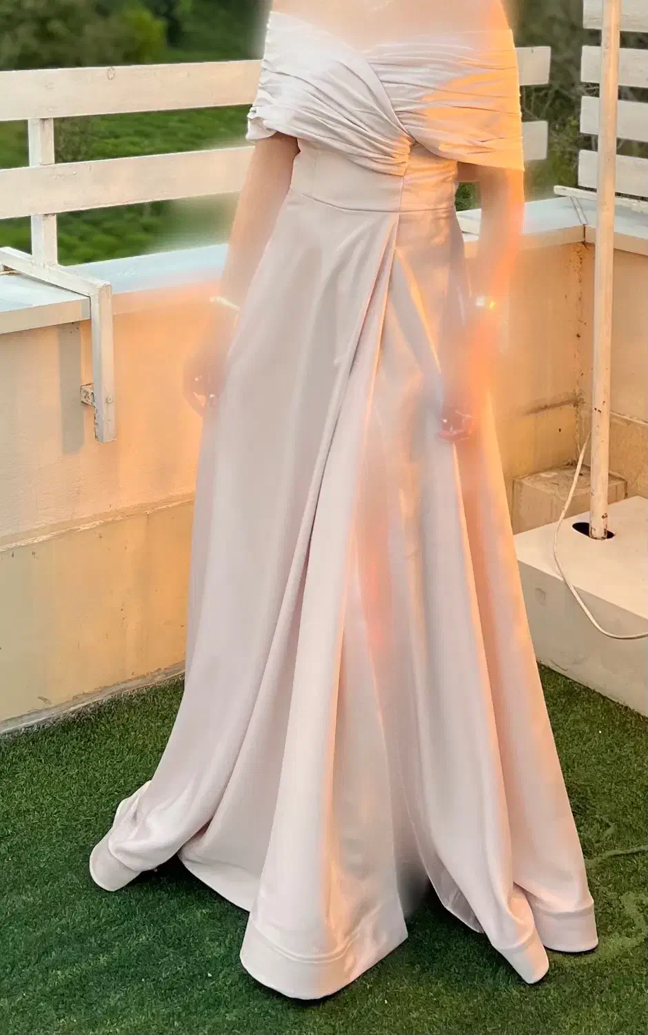 لباس مجلسی|لباس|لاهیجان, شهید آوینی|دیوار