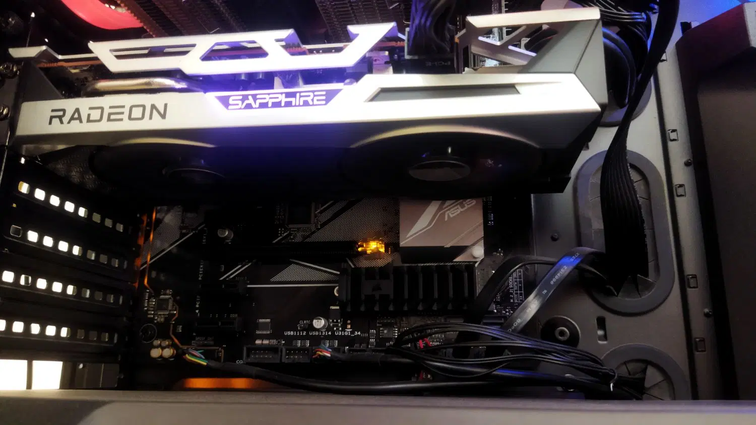 RX 6600 XT Nitro+ Sapphre|قطعات و لوازم جانبی رایانه|گرمی, |دیوار