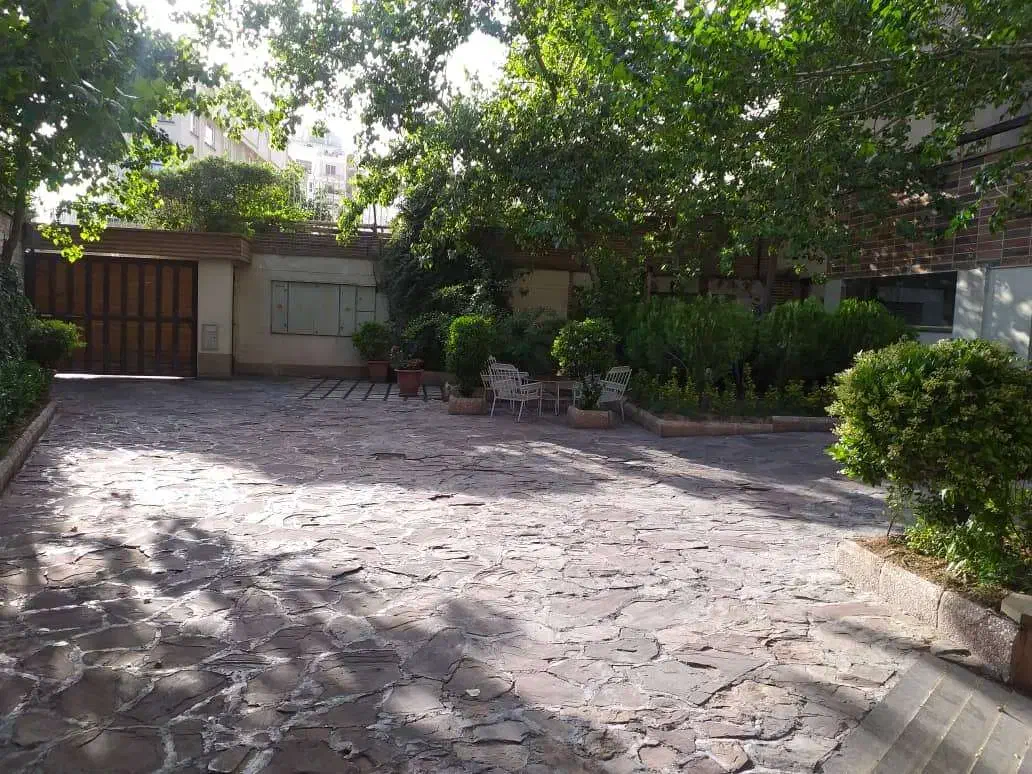 ویلایی نیاوران.بر اصلی260متربنا.350مترحیاط.کاربردی|اجارهٔ خانه و ویلا|تهران, نیاوران|دیوار