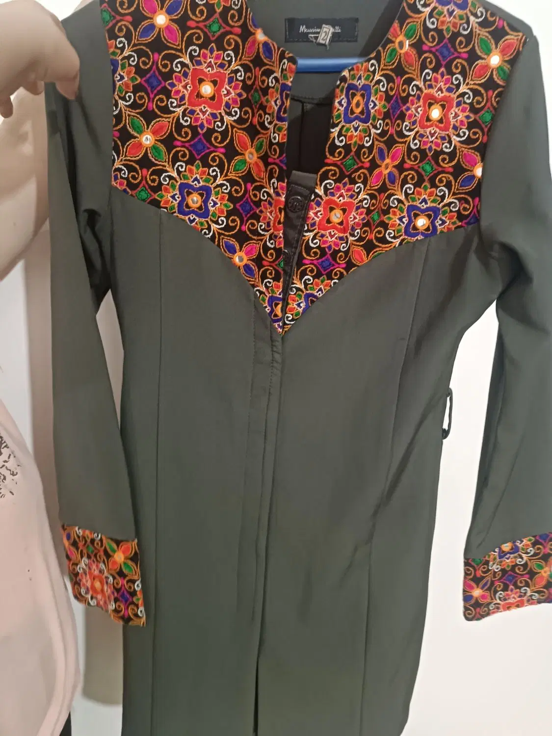 مانتو|لباس|رشت, شالکو|دیوار