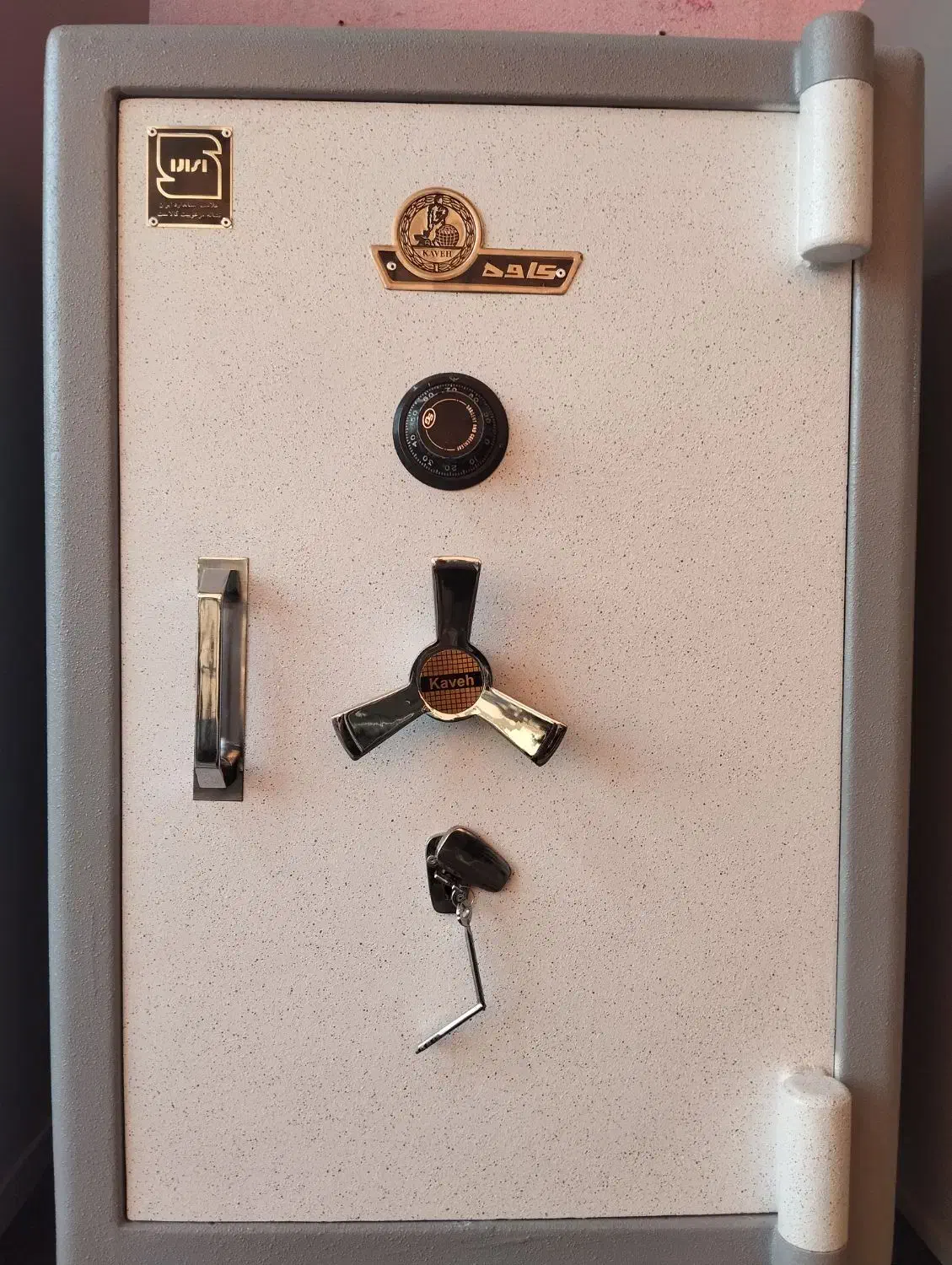 گاوصندوق1000کاوه اصل/رمز سارجنت آمریکا/|ابزارآلات|تبریز, |دیوار