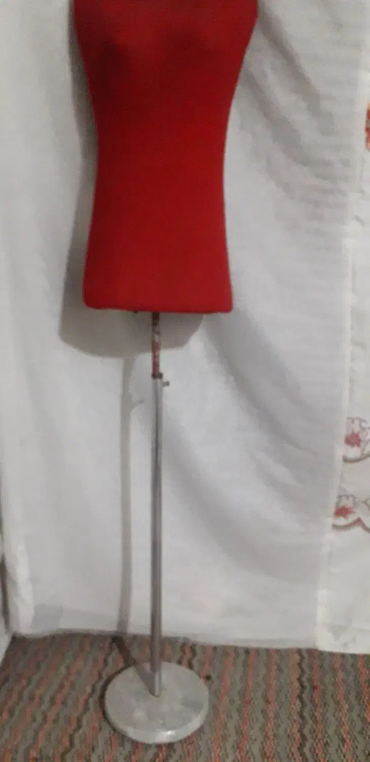 یک عدد مانکن سالم|فروشگاه و مغازه|خرمآباد, |دیوار