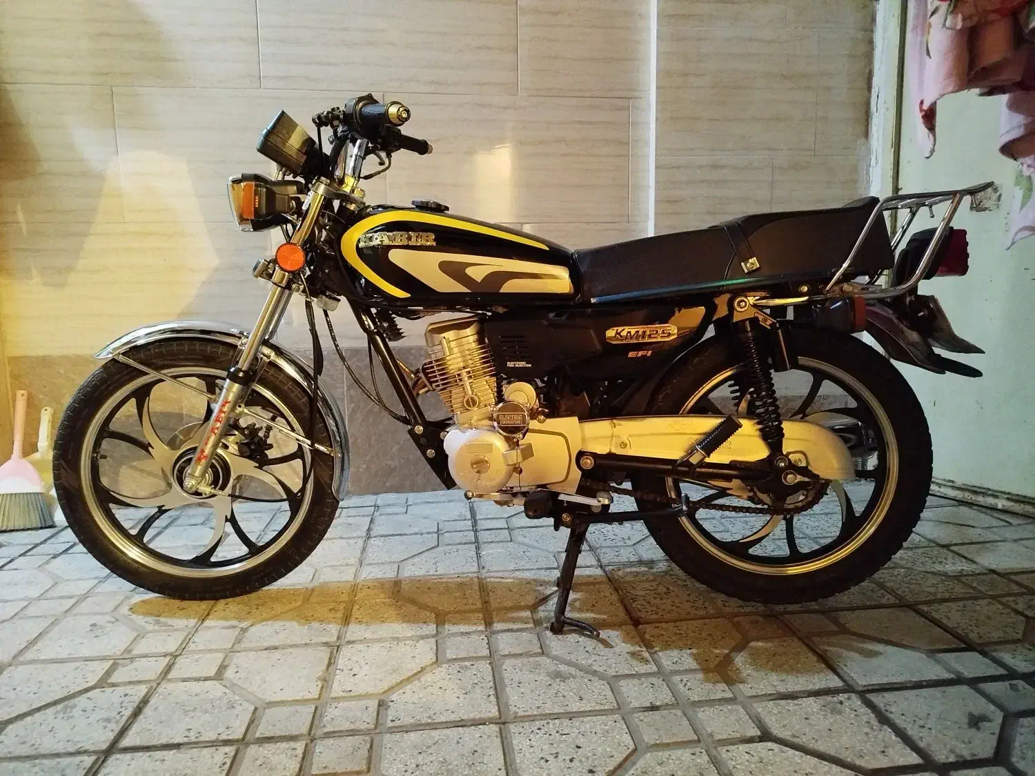 کبیر 125cc|موتورسیکلت|بومهن, |دیوار