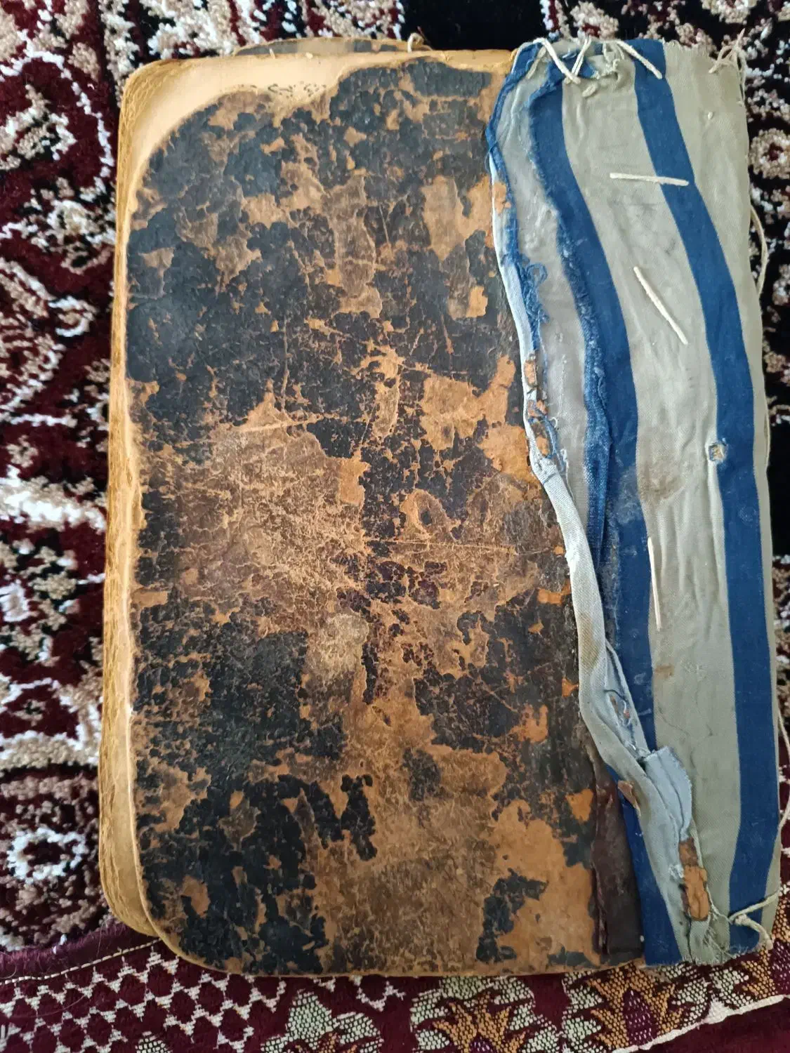 کتاب قدیمی گلستان|کتاب و مجله تاریخی|مریوان, |دیوار