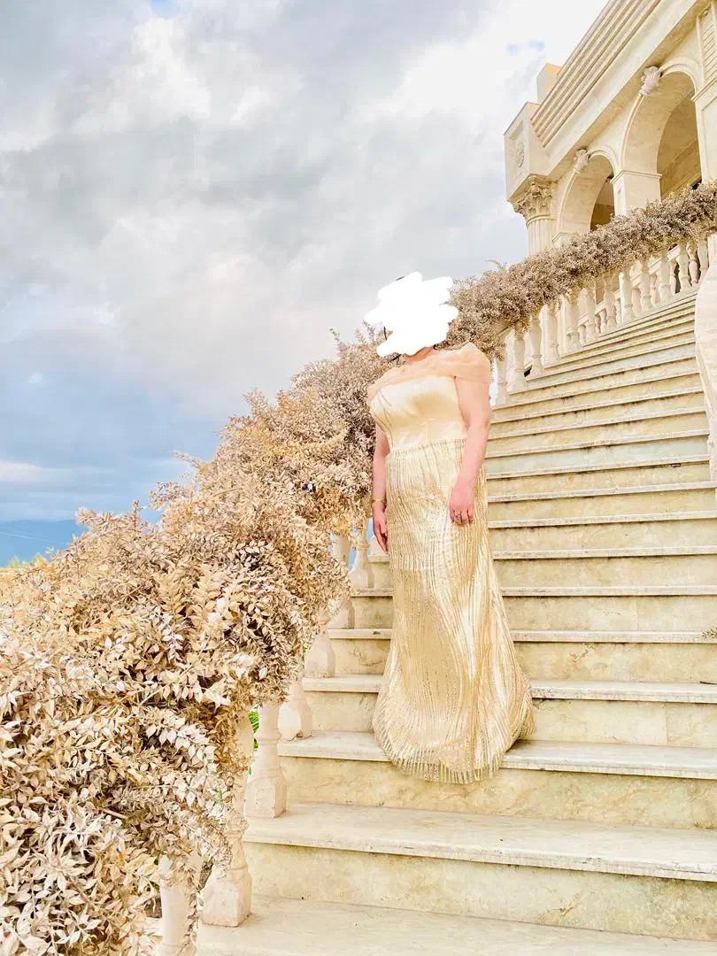 لباس مجلسی|لباس|گرگان, |دیوار