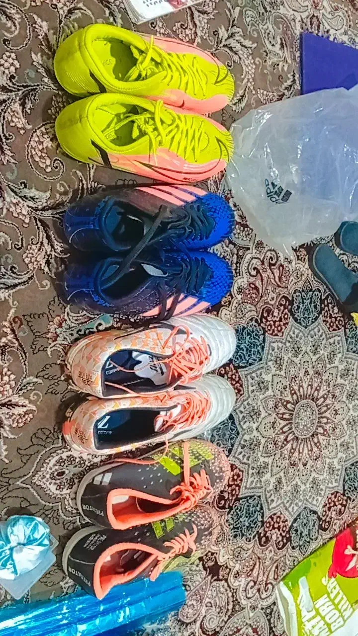 کفش فوتبال .سالنی و چمن|تجهیزات ورزشی|مشکیندشت, |دیوار