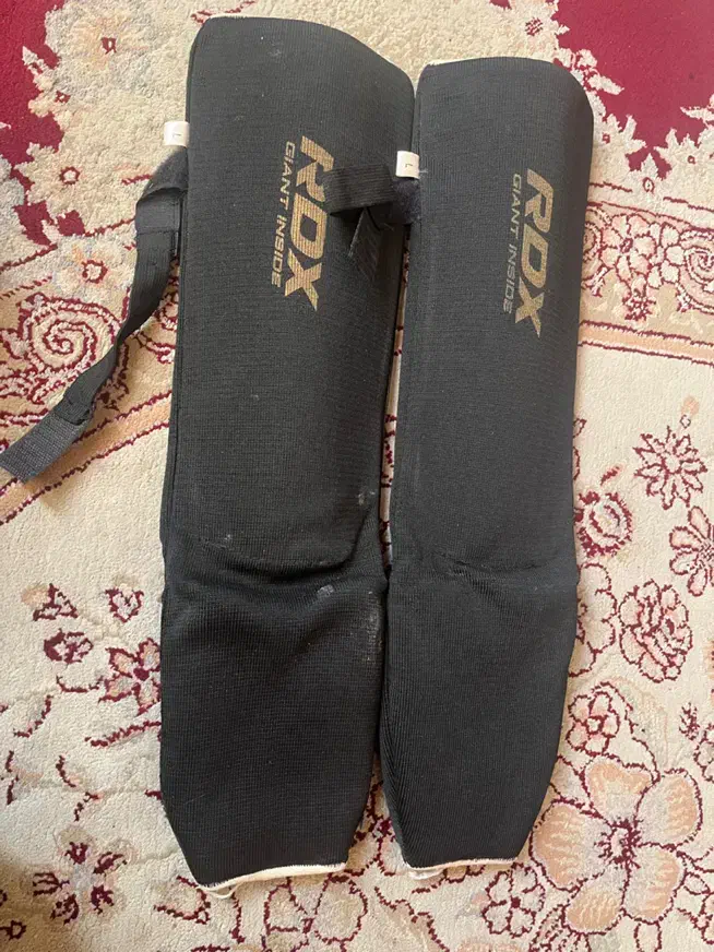 زانو بند و دستکش بوکس|تجهیزات ورزشی|لاهیجان, قیام|دیوار